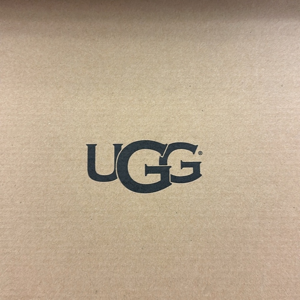 Ugg Bailey Button Triplett - Picture 10 of 13